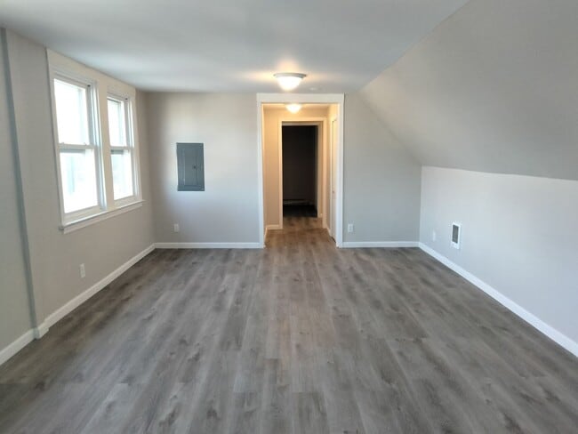 Building Photo - 1337 Washington St