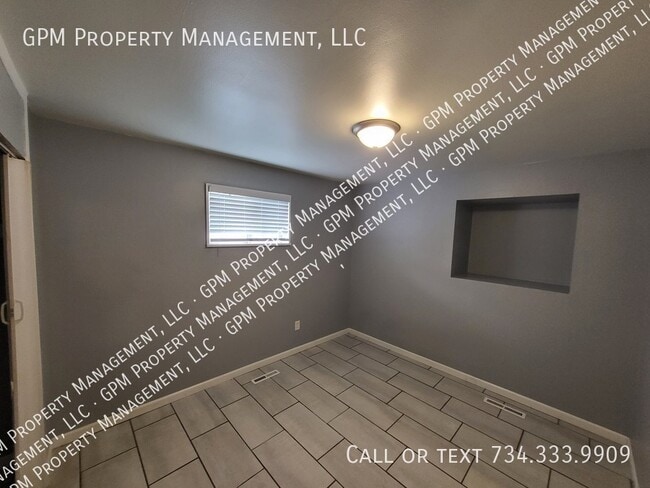 Building Photo - 3 Bedroom Updated Ranch!
