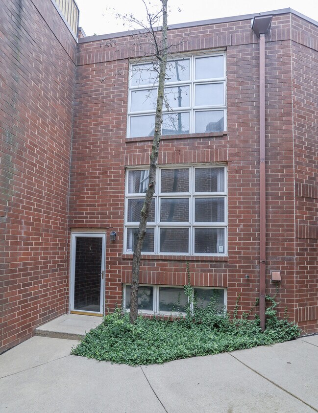 Foto principal - 1918 N Halsted St