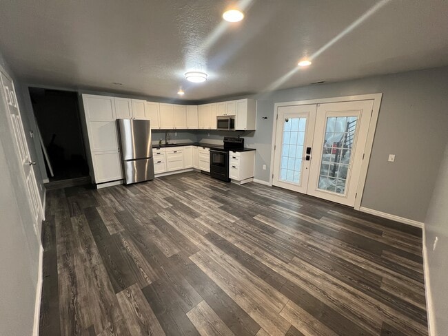 Building Photo - 4368 W Welby Hills Dr