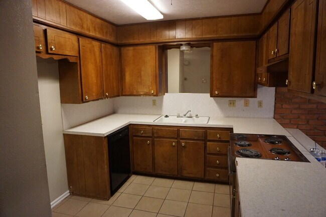 Building Photo - 3821 51