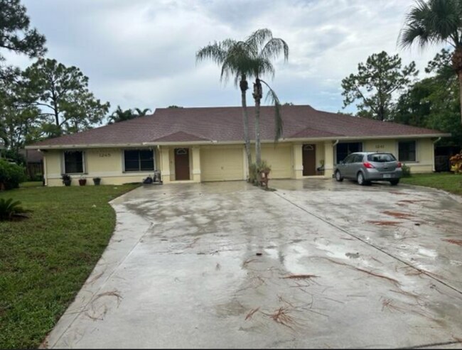 Foto del edificio - 1245 Staghorn Ct