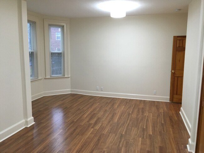 Foto del edificio - 55 Monastery Rd