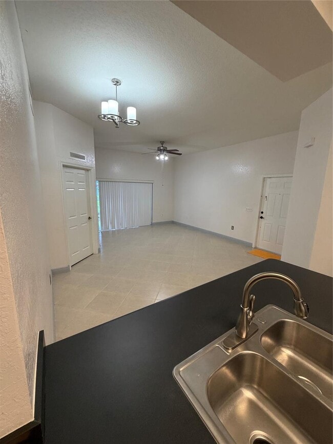 Foto del edificio - 3340 Palomino Dr