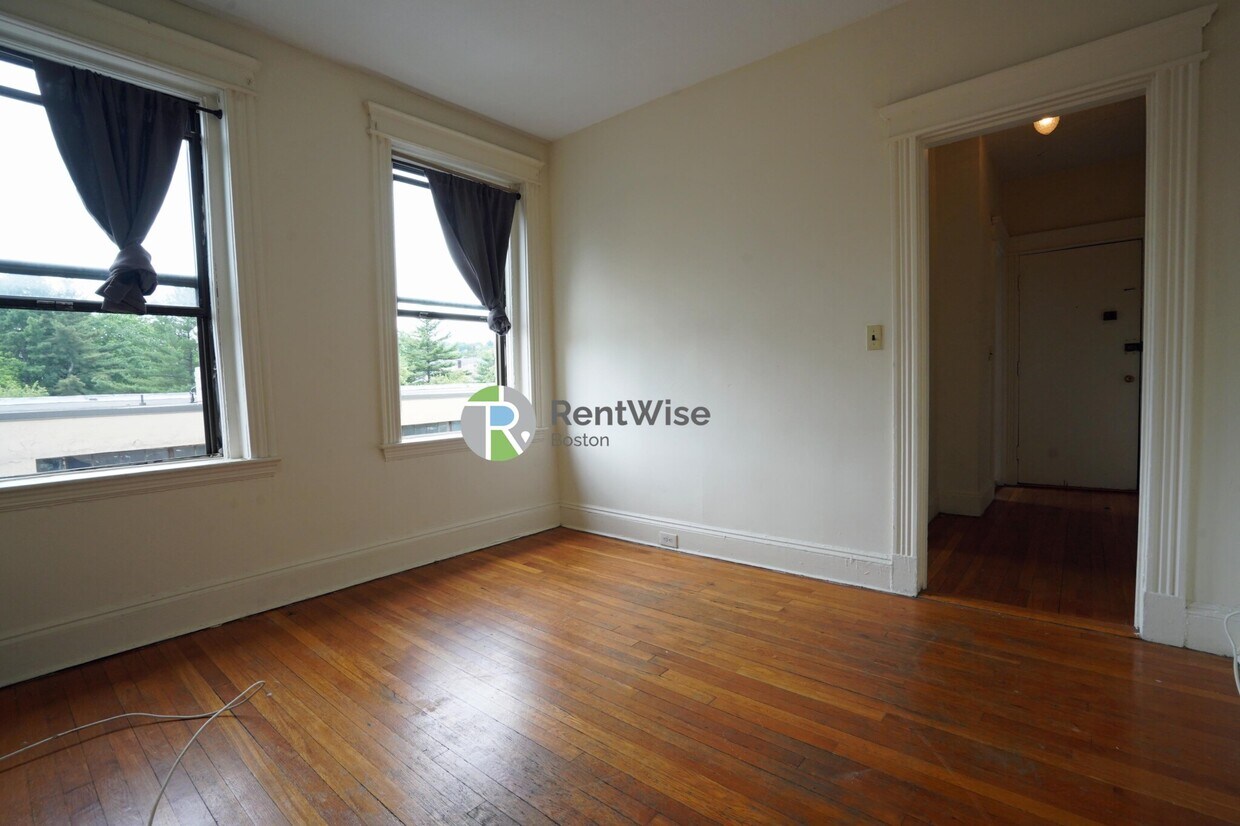 Foto principal - 1148 Commonwealth Ave