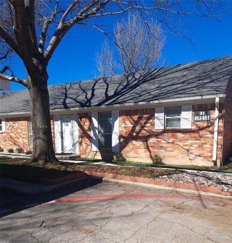 Building Photo - 955 Roaring Springs Rd