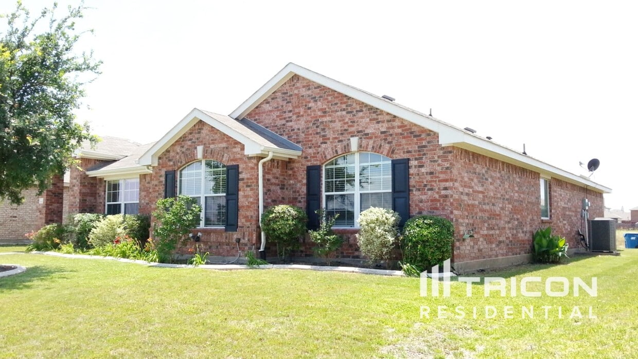 Primary Photo - 1625 Ambercrest Dr