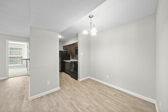 Dining Room B1-2Bd-2Ba- Flint290.jpg - Flint at 290