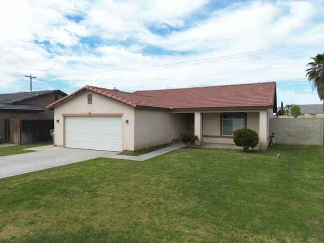 Building Photo - Charming 4-Bedroom, 2-Bathroom Home in Southeast Bakersfield