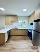 Building Photo - 6110 NE Willow St