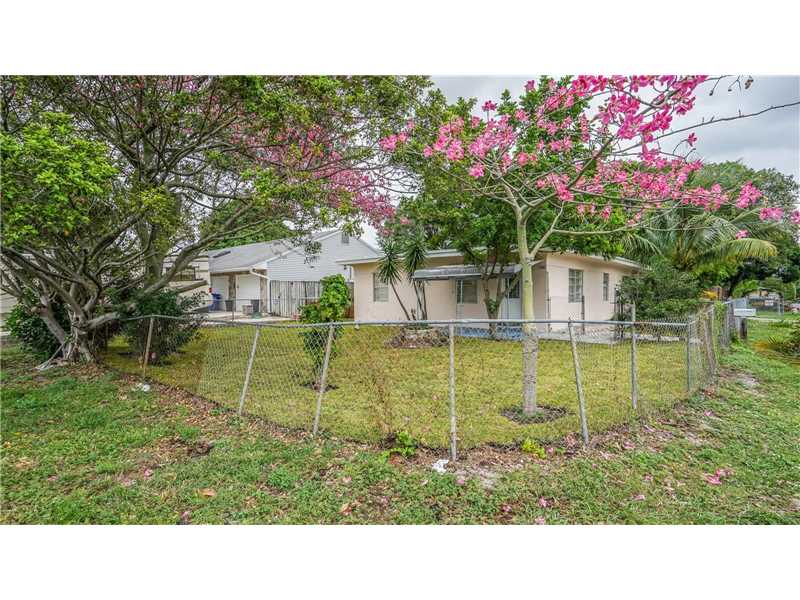 Foto principal - 700 NE 10th Ave