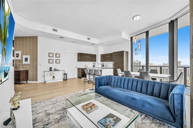 Foto del edificio - 45 SW 9th St