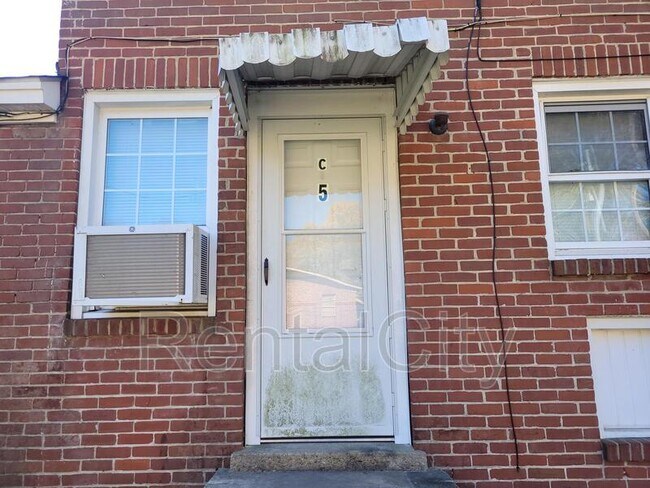 Foto del edificio - 529 N Sampson Ave