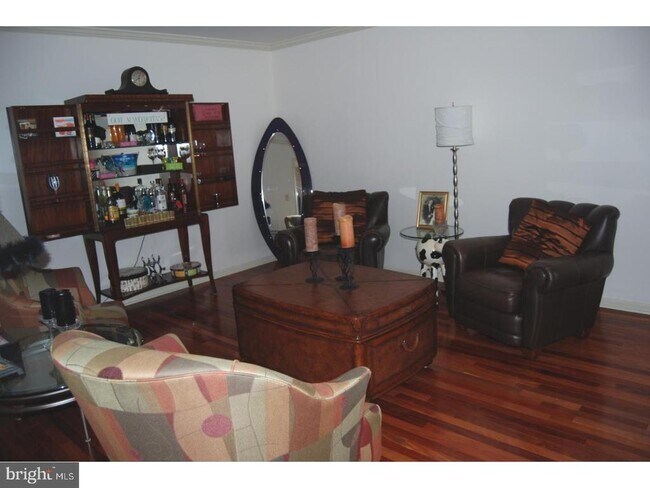 Foto del edificio - 5 Fox Chase Ln