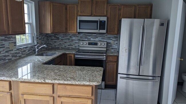 Foto del edificio - 229 Branford Rd