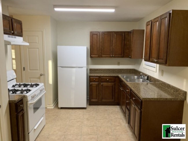 Foto del edificio - Newly Renovated 3BR House. HUD Accepted!