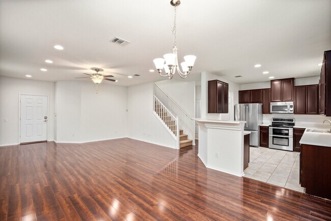 Building Photo - Large Two Story Home Only Minutes From Aus...
