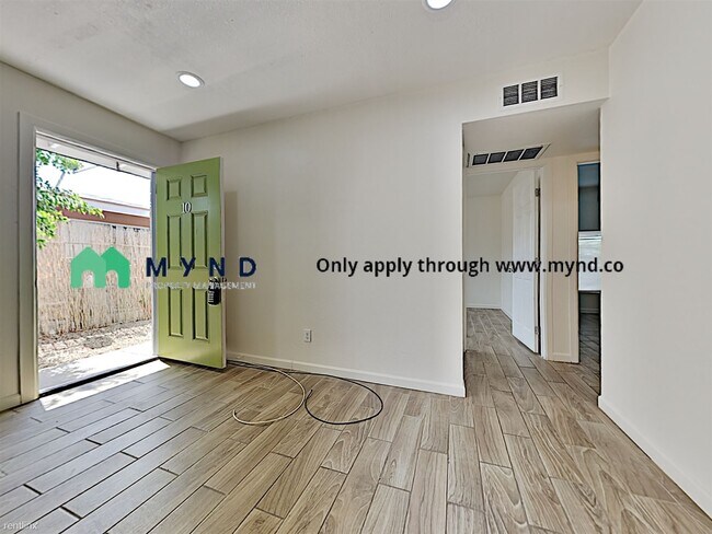 Building Photo - 2 br, 1 bath House - 10 E Ingram St