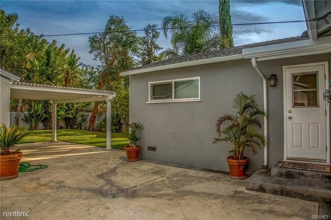 Foto del edificio - 5636 Ranchito Ave