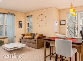 Building Photo - 1 br, 1 bath - 0305 SW Montgomery St Apt 304