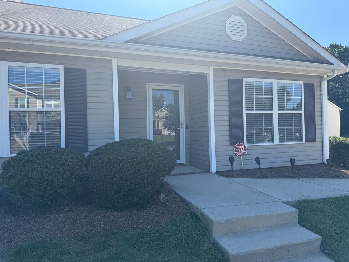 Foto principal - 801 Remount Ct