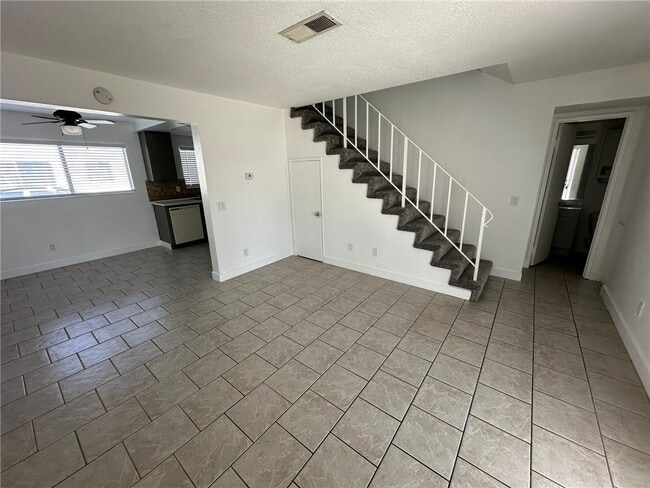 Building Photo - 1501 E Fairfield Ct