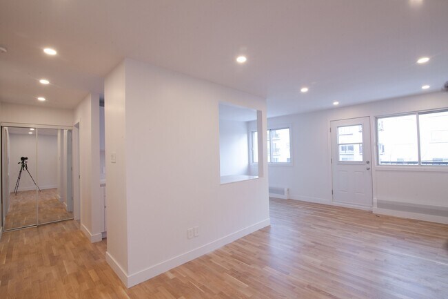 Photo du bâtiment - 735 Rue Gordon