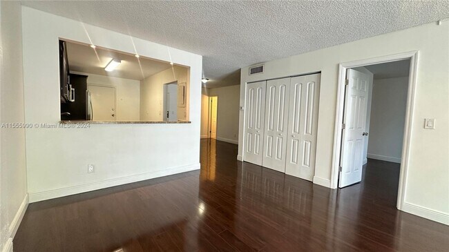 Foto del edificio - 1465 NE 123rd St