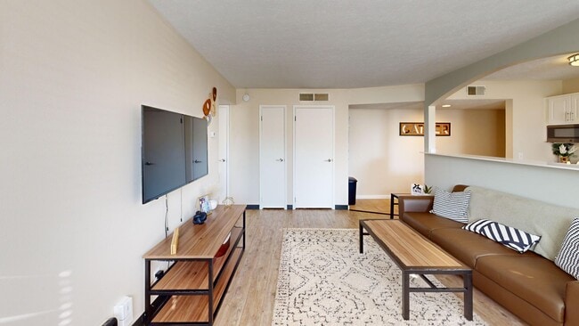 Interior Photo - Fairway