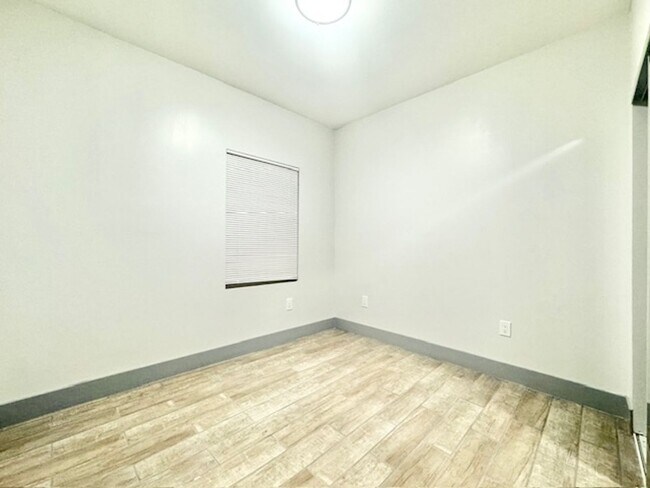 Foto del edificio - Fully Remodeled Three Bedroom Single Family Home