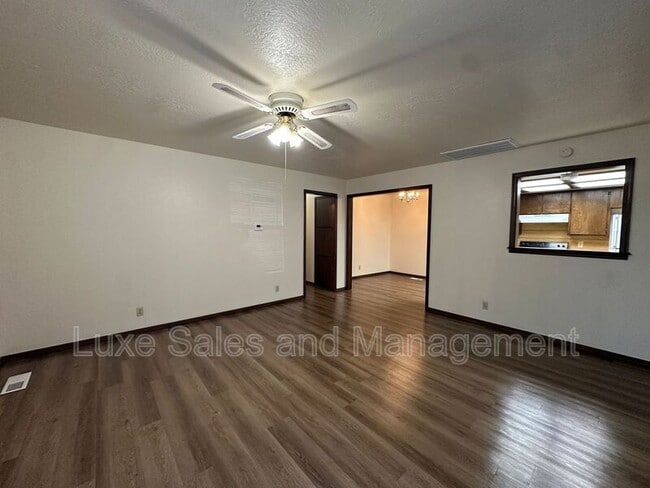 Foto del edificio - 8320 NW 7th St