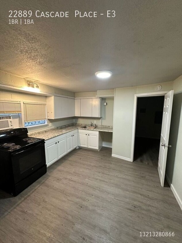 Photo - 22889 Cascade  Place-E3