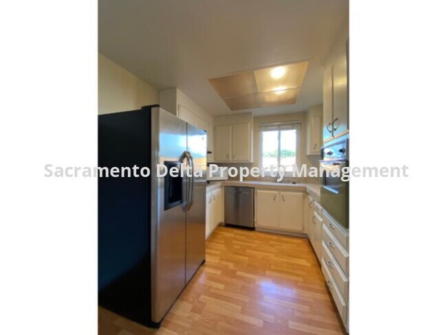Building Photo - 2825 Conway Ct