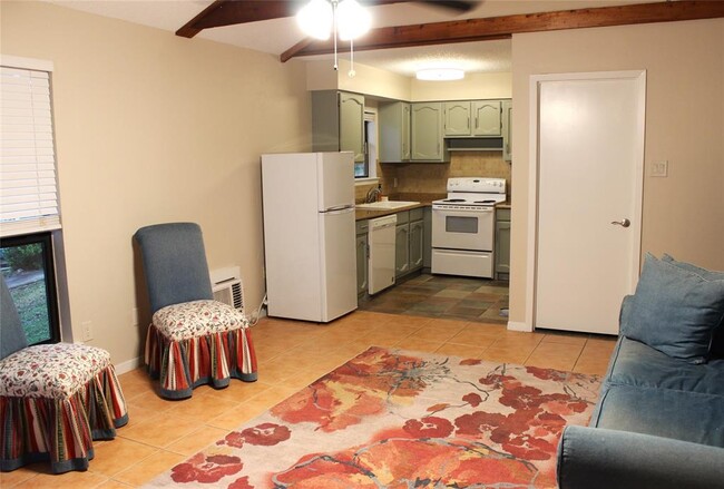 Building Photo - 154 Woodcreek Dr