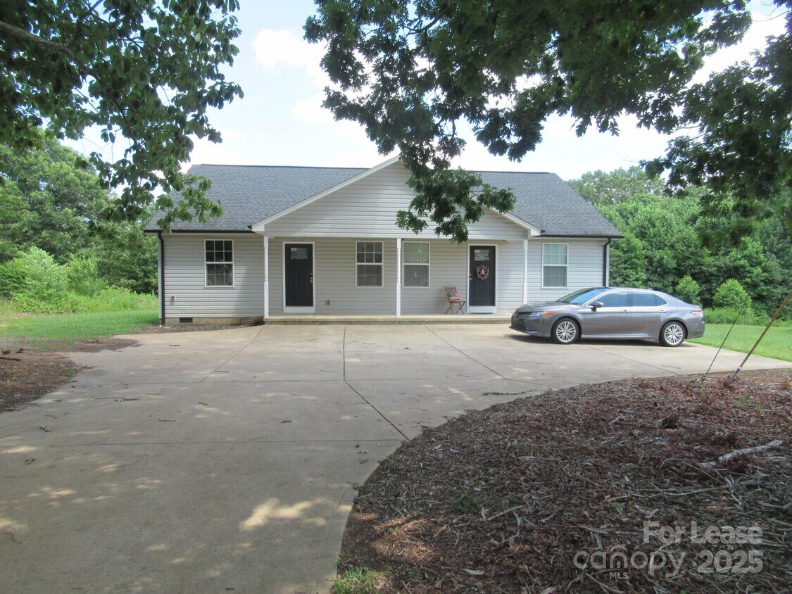 Primary Photo - 4584 Maiden Hwy