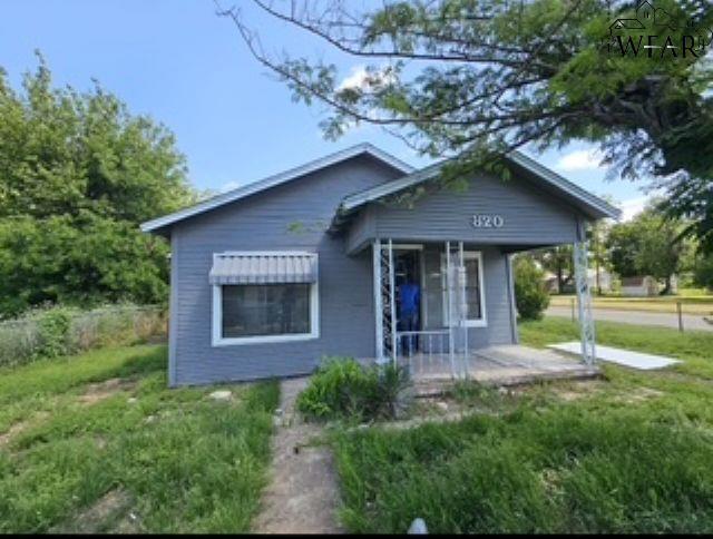 Primary Photo - 820 Woods St