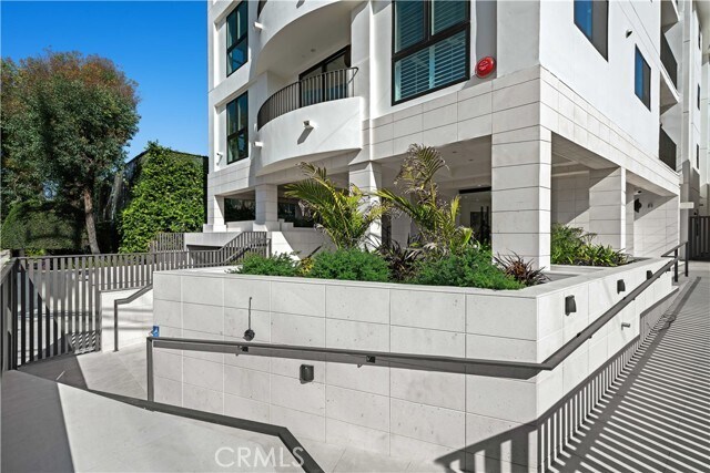 Foto del edificio - 4214 Fulton Ave