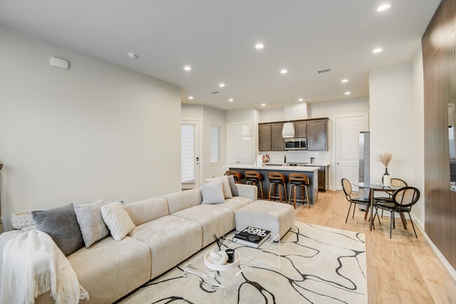 Building Photo - 5923 Haring Ln