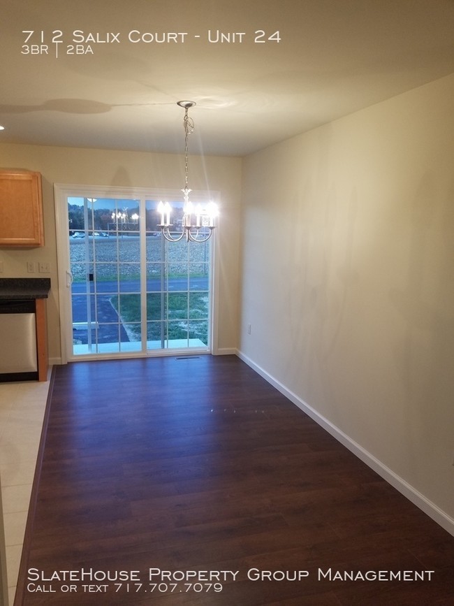 Foto del edificio - NEWER TOWNHOME MINUTES FROM WILLOW VALLEY!!