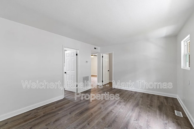Building Photo - 1522 N Roxboro St