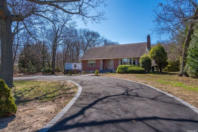 Foto del edificio - 112 Clay Pitts Rd