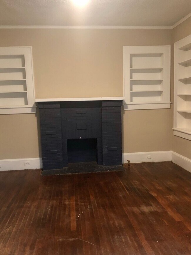 Building Photo - AVAILABLE TO SHOW!