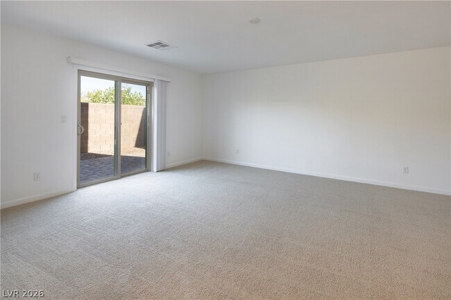 Foto del edificio - 8040 Carpenter Creek Ave
