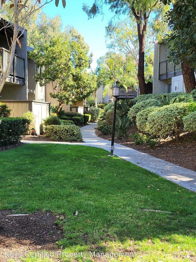 Building Photo - 2 br, 2 bath House - 13343 Rancho Penasqui...