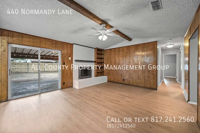 Foto del edificio - 440 Normandy Ln