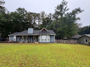 Building Photo - 123 Crestview Dr