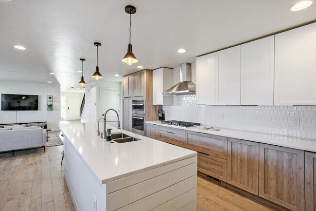 Foto del edificio - 3044 N Speer Blvd