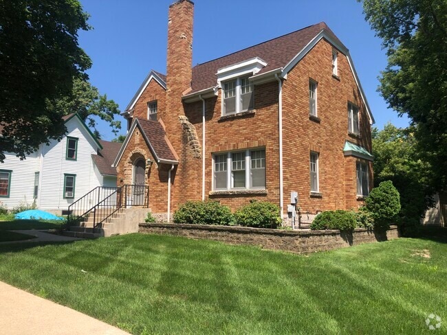 Building Photo - 1012 Erin St
