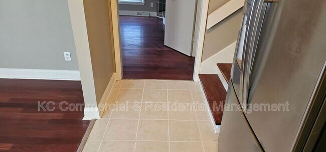 Foto del edificio - 608 NW Springwood Dr