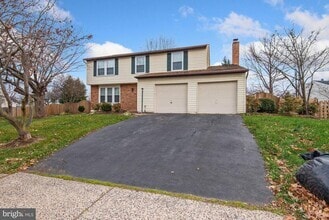 Building Photo - 1346 Rock Chapel Rd